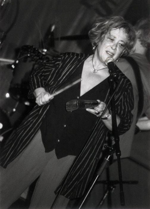 04 Vi Subversa on stage at 'The Kob', Berlin 1995