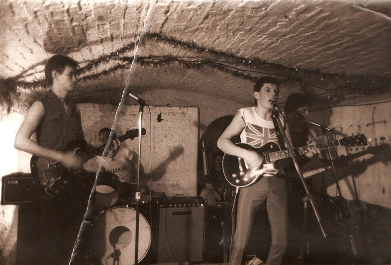 01 Piranhas in The Vault, Brighton 1977